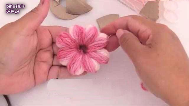 ساخت گل پفکی با کاموا بدون نیاز به قلاب و میل بافتنی