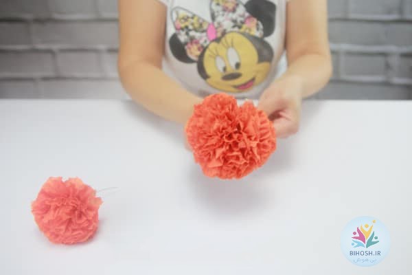 آموزش ساخت گل پوم پوم با دستمال کاغذی