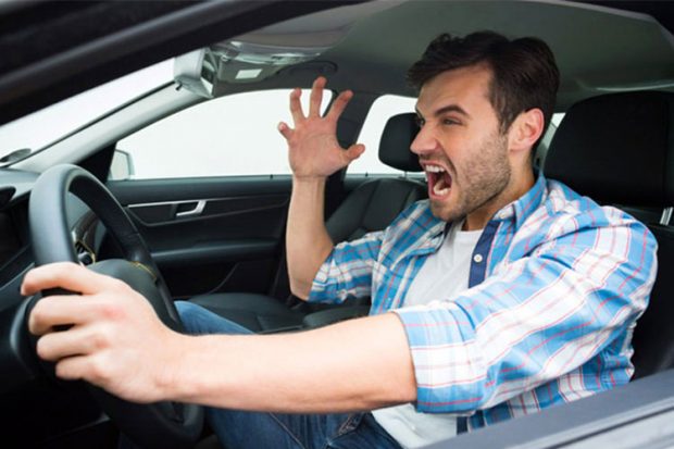 راهکارهایی برای کنترل‌ خشم‌ در رانندگی