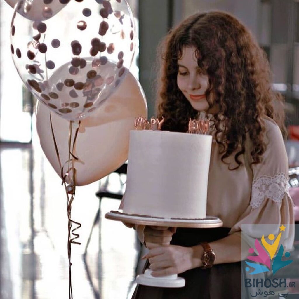 مدل عکس تولد با کیک و شمع